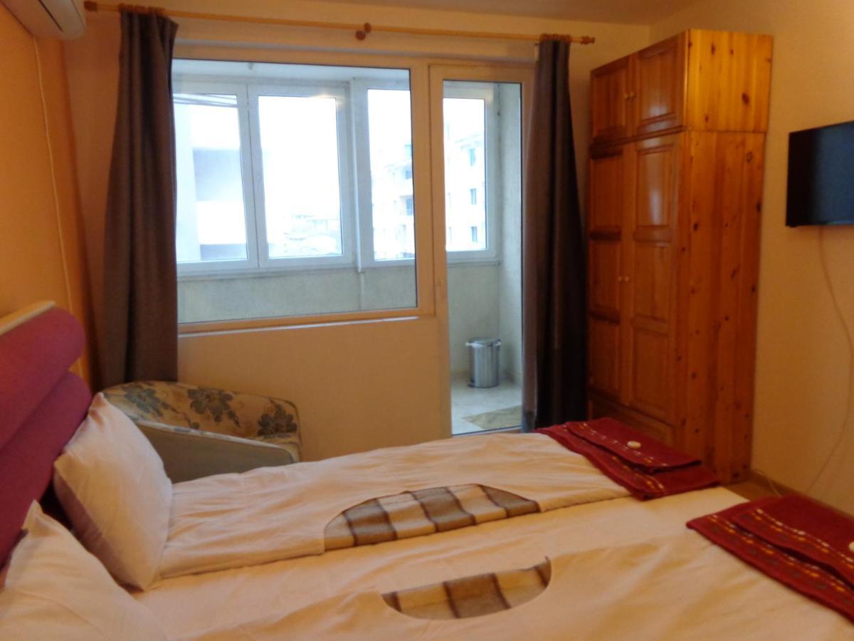 Apartment Moni 2 *